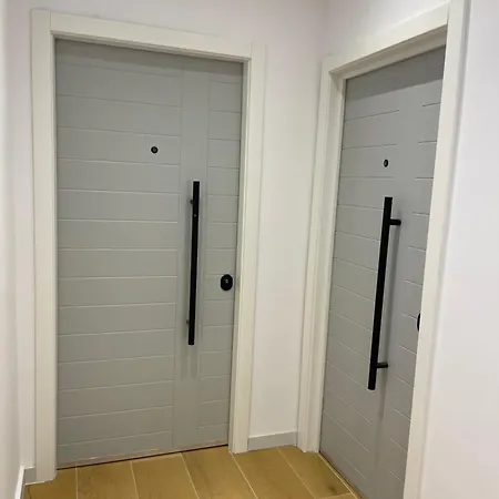 公寓 Tirana Central Apartments 地拉那