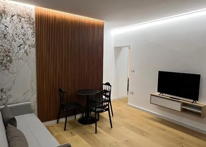 Tirana Central Apartments アパート ティラナ
